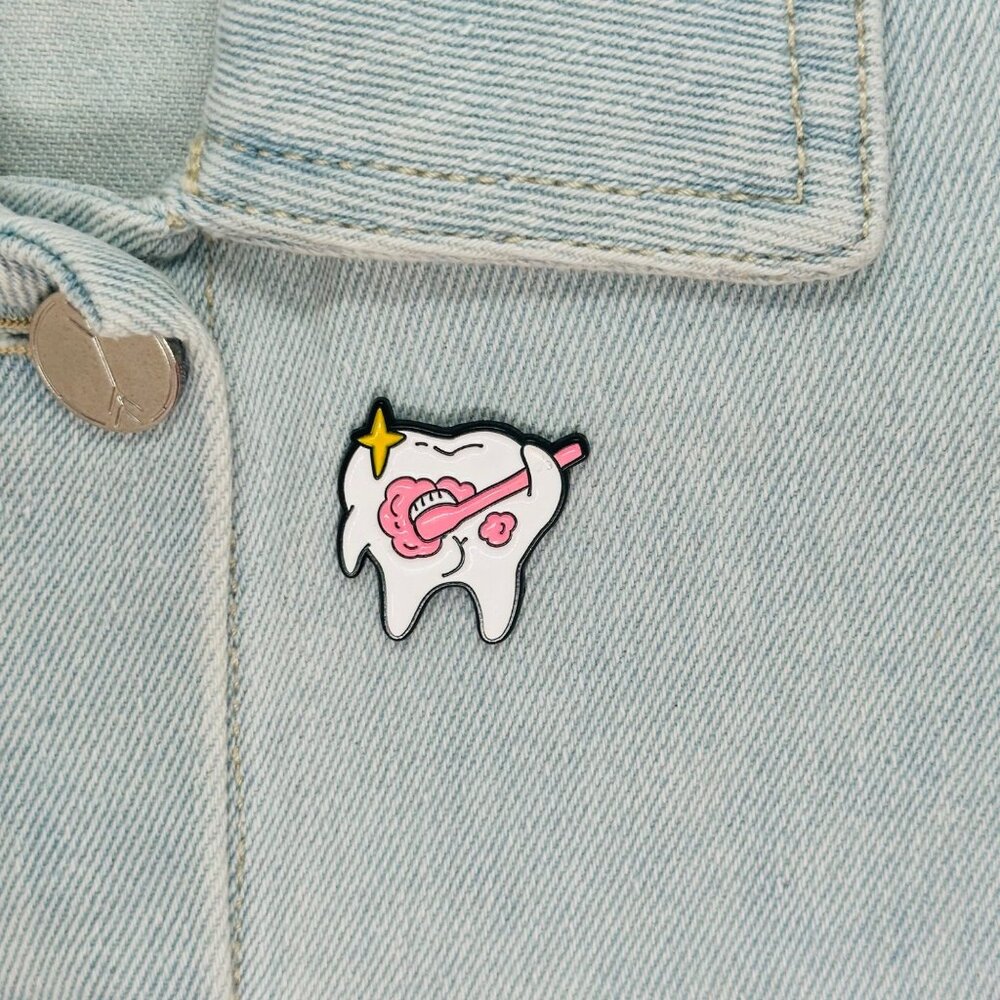 ✨Hot Teeth Toothbrush Metal Enamel Brooch Cute Cartoon Dentistry Pin face teeth✨